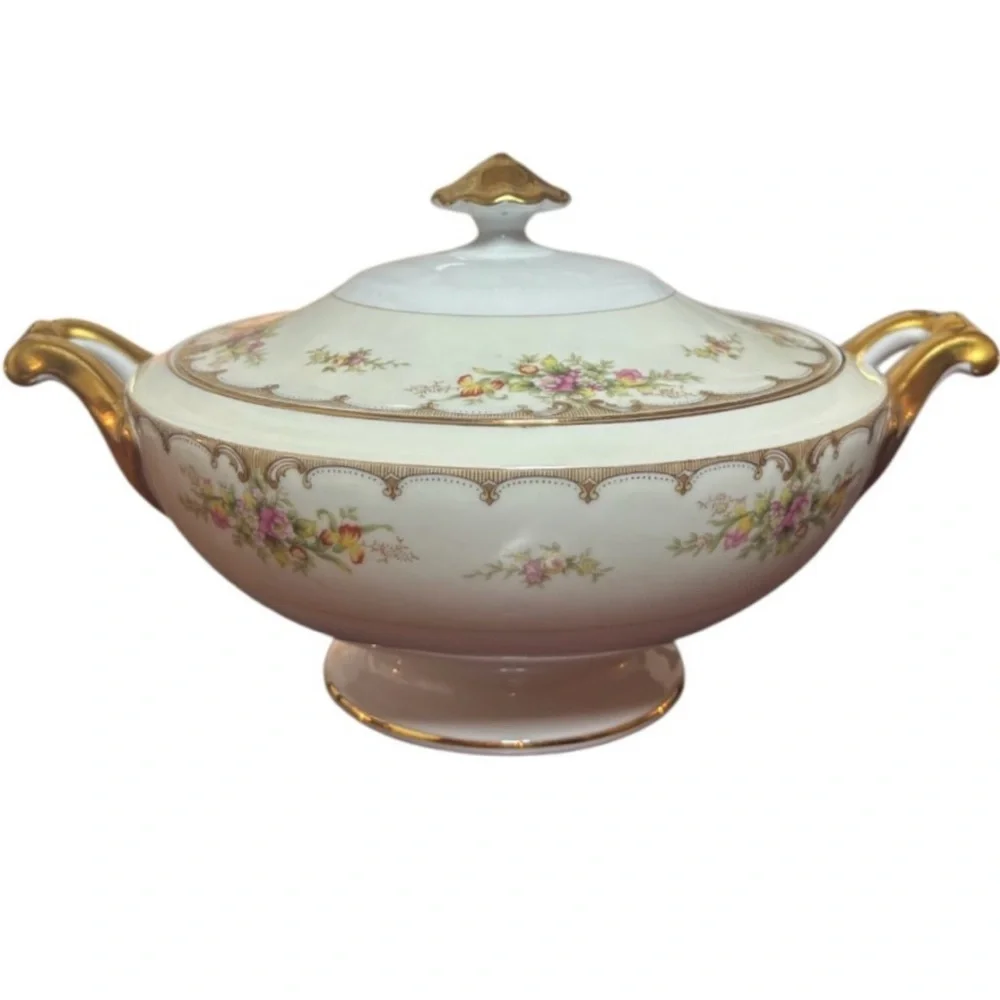 Royal Embassy Soup Tureen Covered Casserole Dish Lincoln Japan Vintage Rose Pink